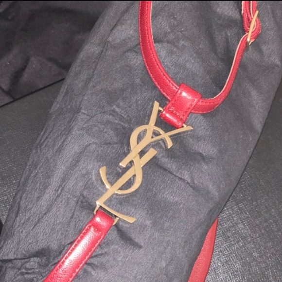 Sandals with the Saint Laurent - Picture 5 of 6